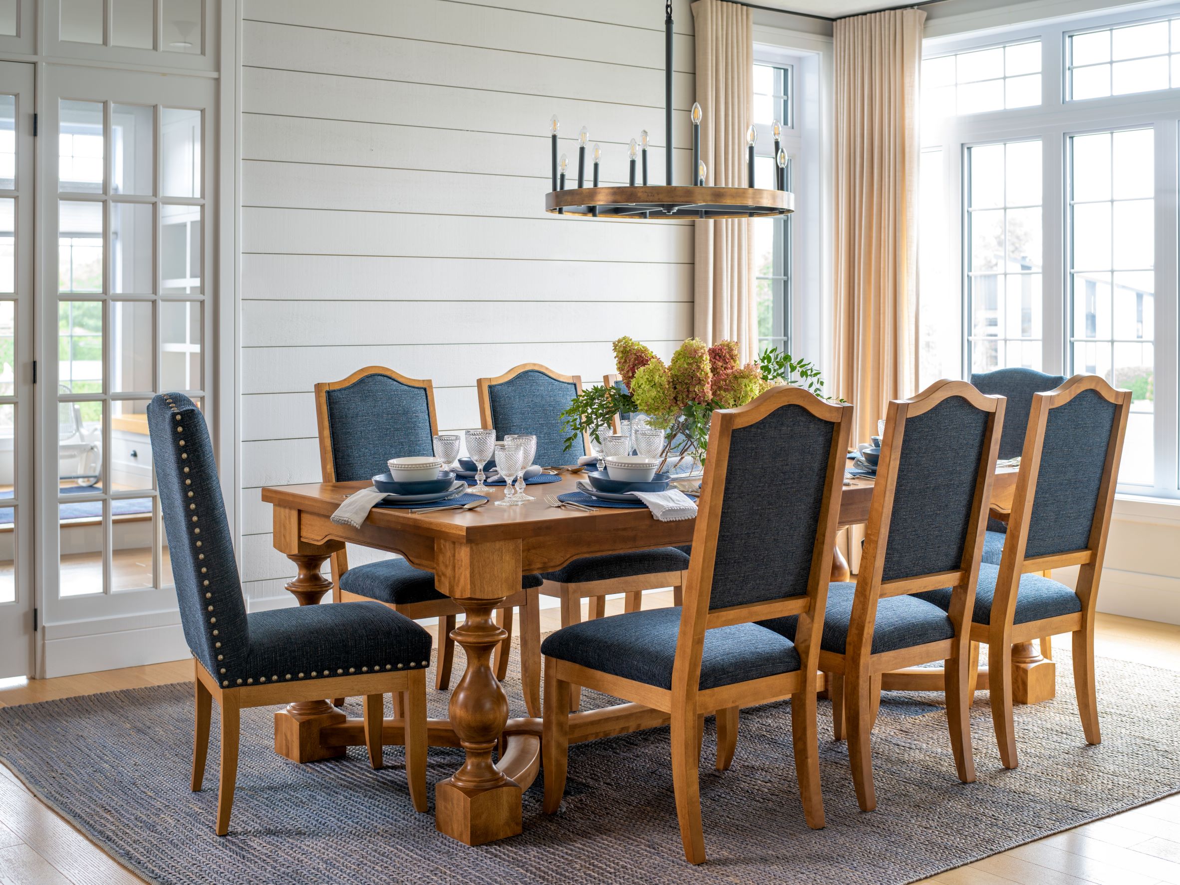 Modern farmhouse dining room